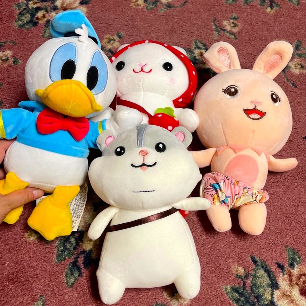 A bundle of random plushies toy